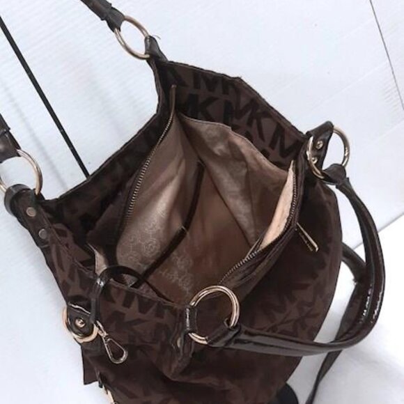 Michael Kors Signature 2 way bag - Picture 8 of 11